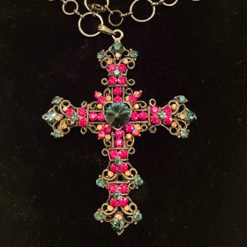 Jewelry necklace with cross
